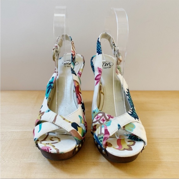 SM New York floral canvas studded peep toe pumps - Picture 12 of 13
